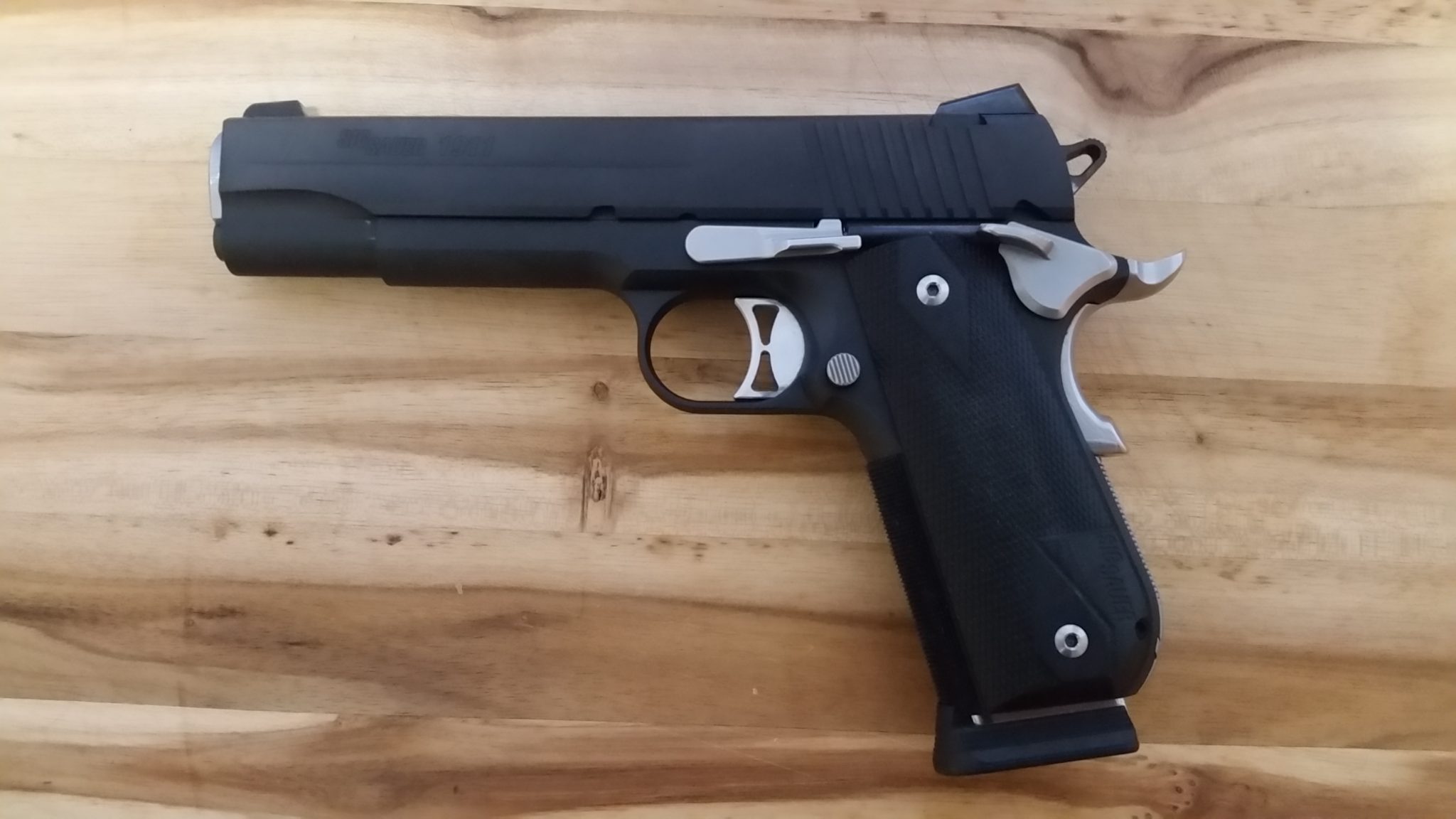 Sig Sauer 1911 Fastback Nightmare – Auction Armory World’s Largest ...